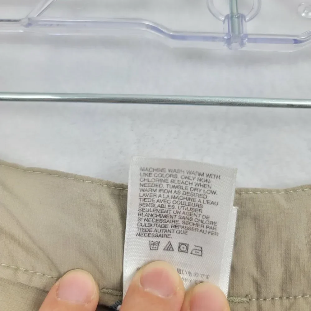The North Face Men’s XL Khaki Shorts outdoors Athletic Casual